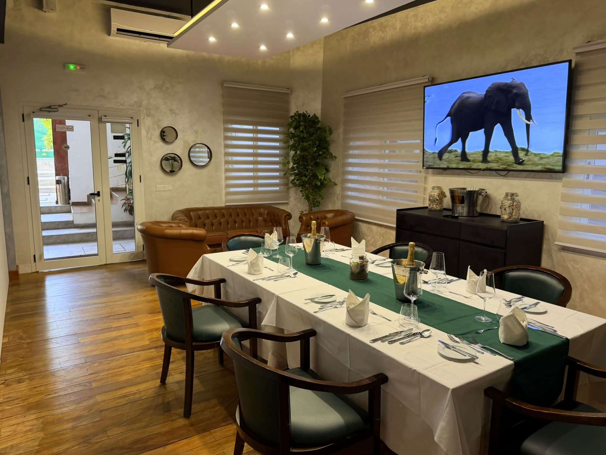 Banner Roma Restaurant & Hôtel